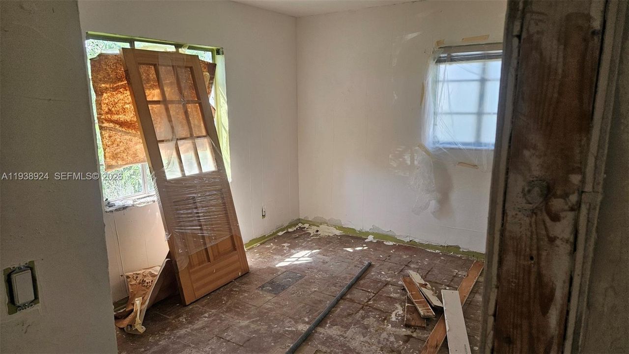 For Sale: $250,000 (4 beds, 2 baths, 1859 Square Feet)