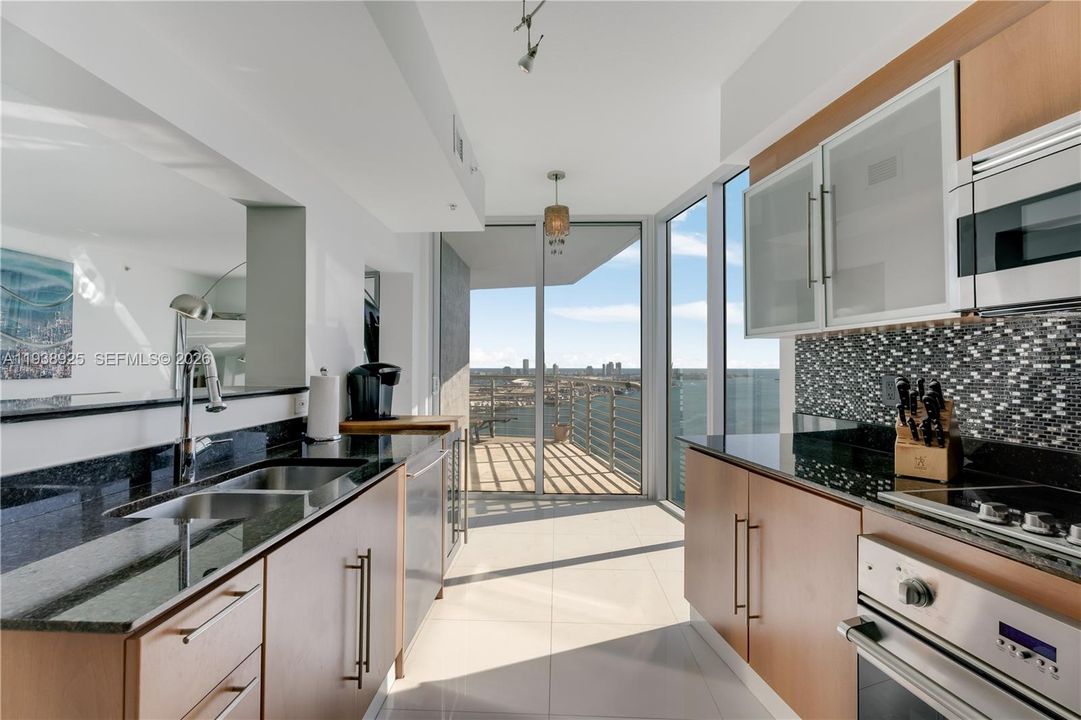 На продажу: $1,189,000 (3 спален, 2 ванн, 1792 Квадратных фут)