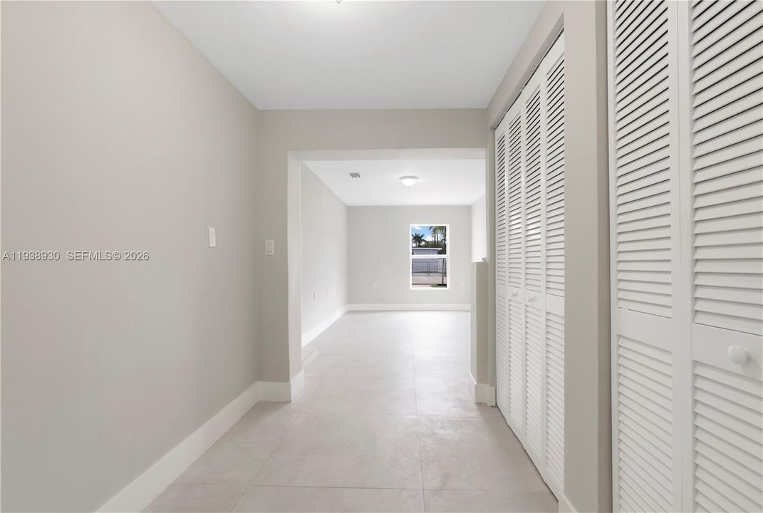 В аренду: $6,300 (5 спален, 3 ванн, 1999 Квадратных фут)