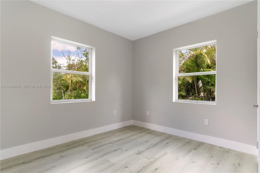 В аренду: $6,300 (5 спален, 3 ванн, 1999 Квадратных фут)