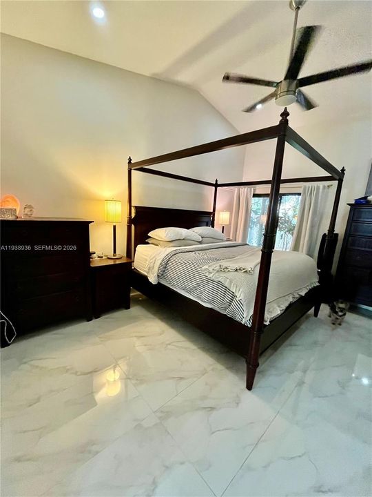 En Venta: $619,900 (3 camas, 2 baños, 1345 Pies cuadrados)