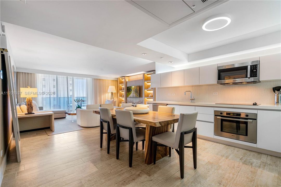 For Sale: $4,850,000 (2 beds, 2 baths, 1687 Square Feet)