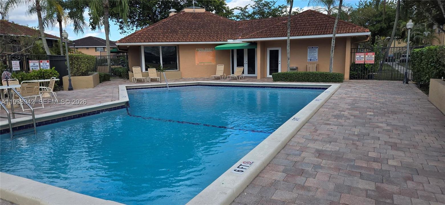 В аренду: $2,200 (2 спален, 2 ванн, 932 Квадратных фут)