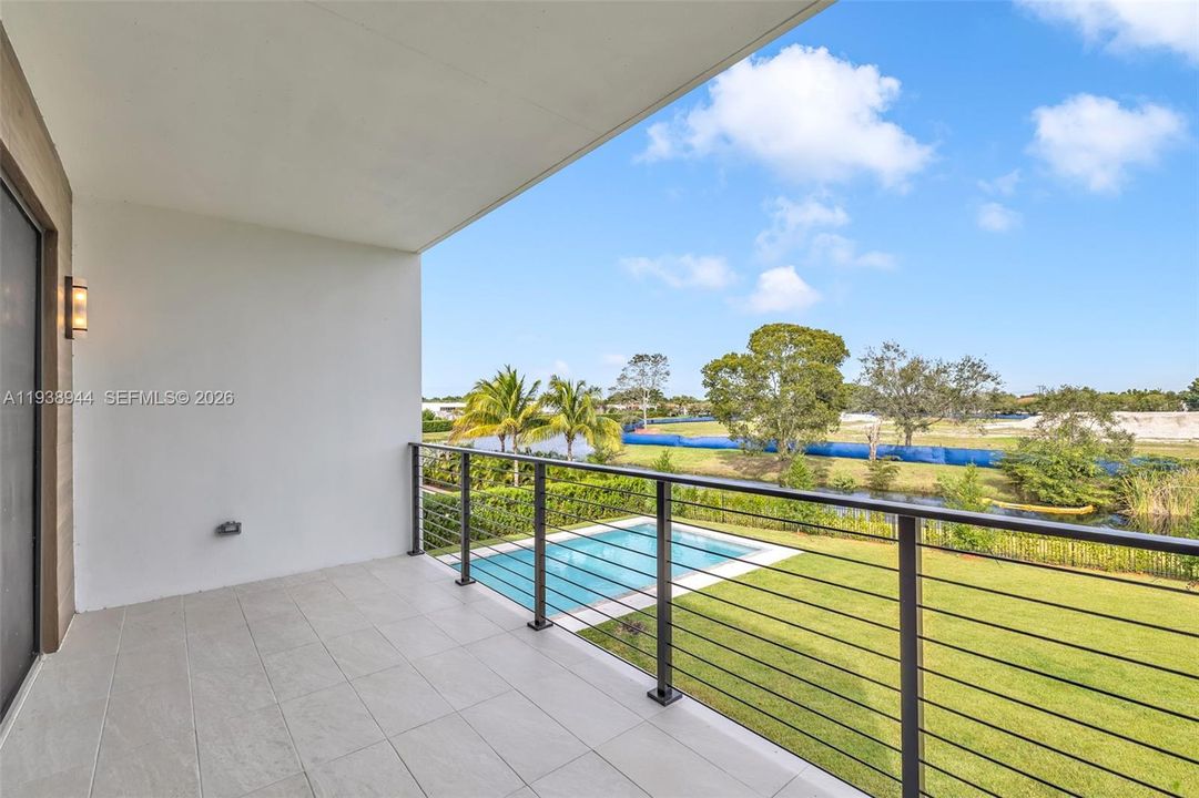 出租: $20,000 (5 贝兹, 6 浴室, 5293 平方英尺)