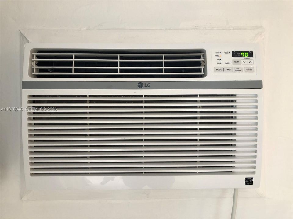 出租: $1,450 (1 贝兹, 1 浴室, 0 平方英尺)