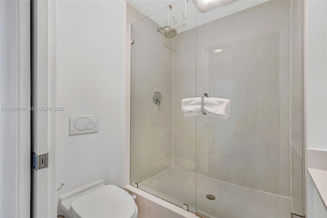 For Sale: $599,000 (2 beds, 2 baths, 1180 Square Feet)