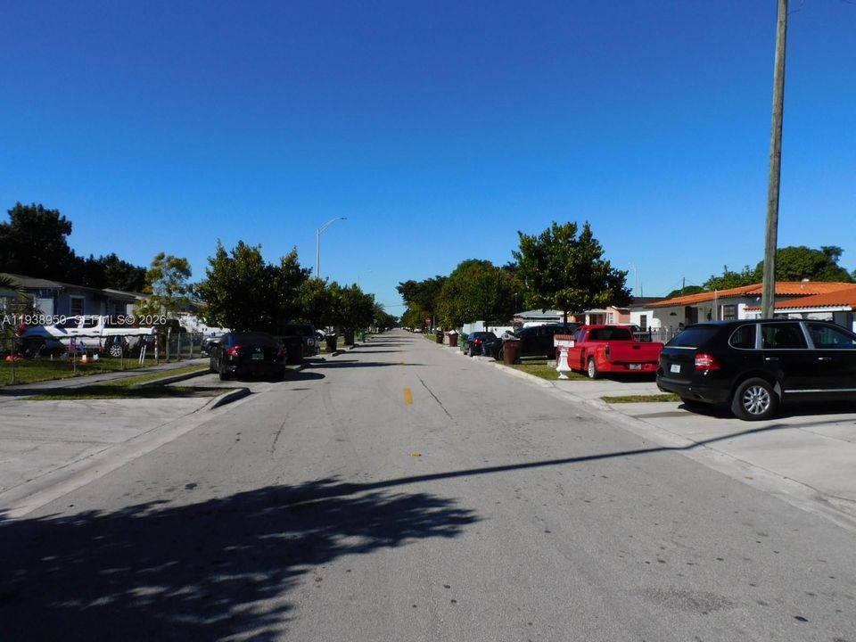 Street view to the West.