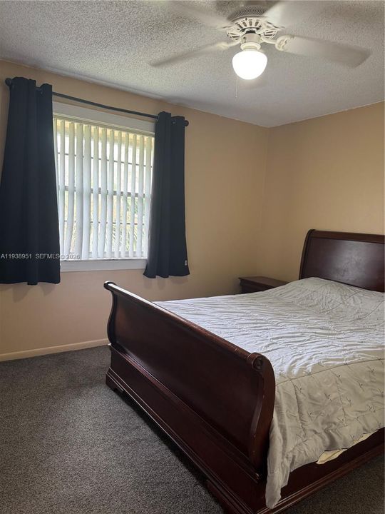 На продажу: $199,900 (2 спален, 2 ванн, 815 Квадратных фут)