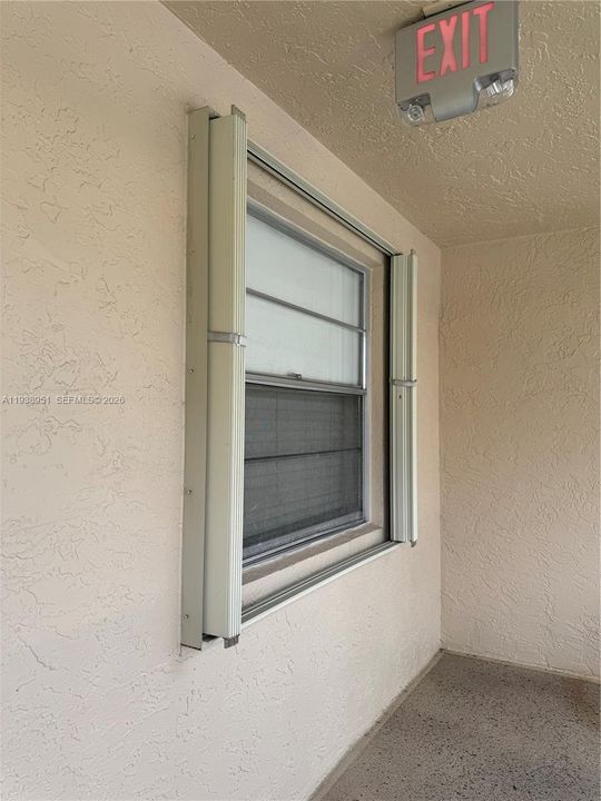 На продажу: $199,900 (2 спален, 2 ванн, 815 Квадратных фут)