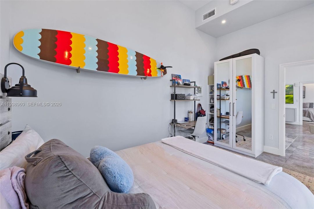 For Rent: $10,500 (3 beds, 2 baths, 1320 Square Feet)