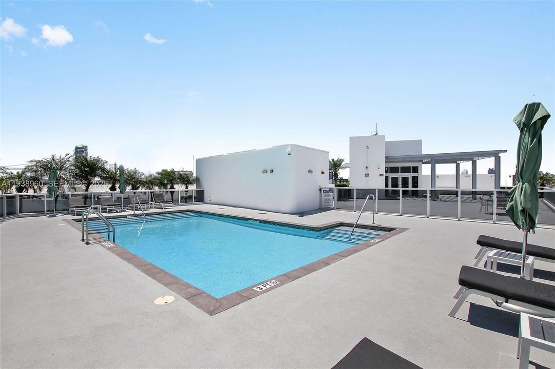 For Rent: $10,500 (3 beds, 2 baths, 1320 Square Feet)