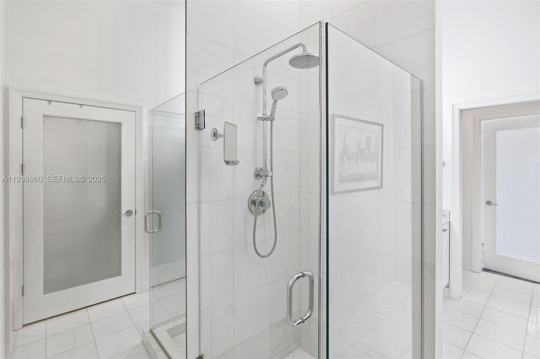 For Rent: $10,500 (3 beds, 2 baths, 1320 Square Feet)