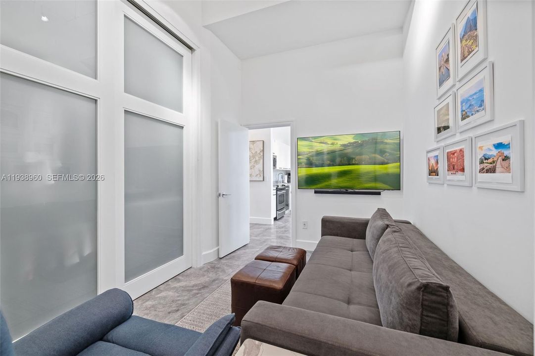 For Rent: $10,500 (3 beds, 2 baths, 1320 Square Feet)