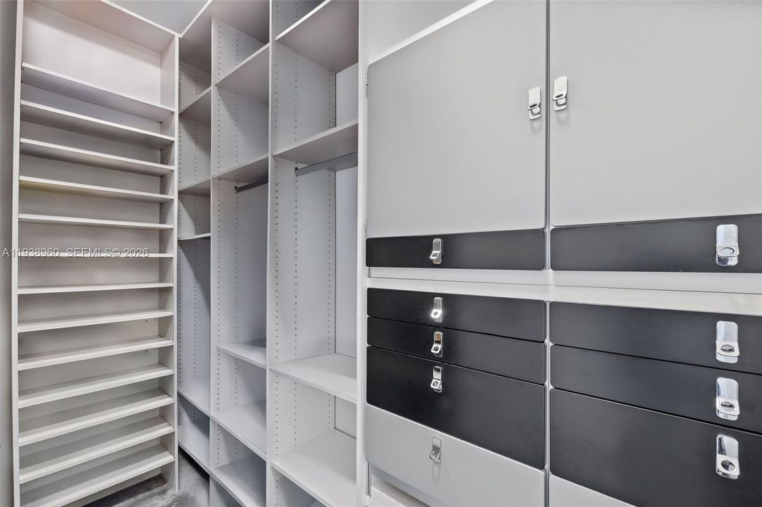 For Rent: $10,500 (3 beds, 2 baths, 1320 Square Feet)