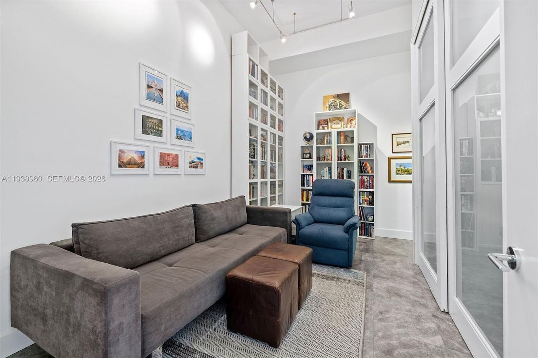 For Rent: $10,500 (3 beds, 2 baths, 1320 Square Feet)