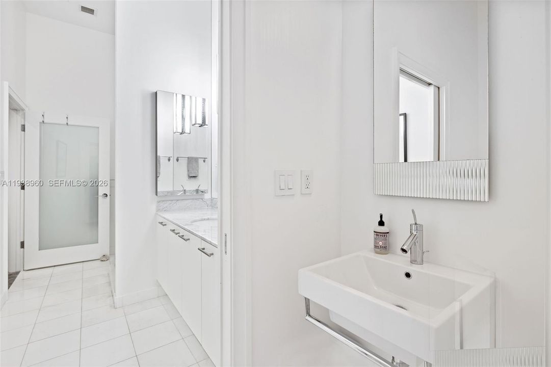 For Rent: $10,500 (3 beds, 2 baths, 1320 Square Feet)