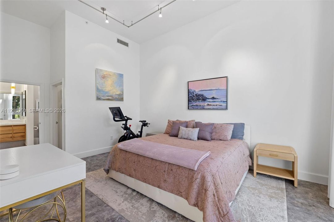 For Rent: $10,500 (3 beds, 2 baths, 1320 Square Feet)