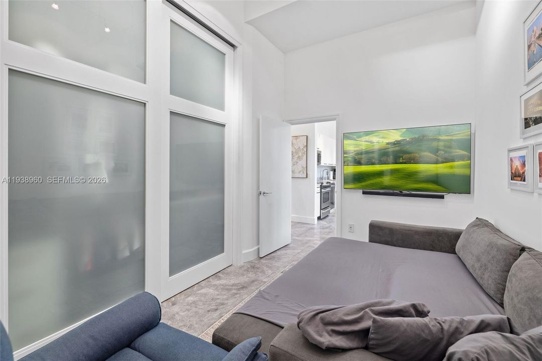 For Rent: $10,500 (3 beds, 2 baths, 1320 Square Feet)