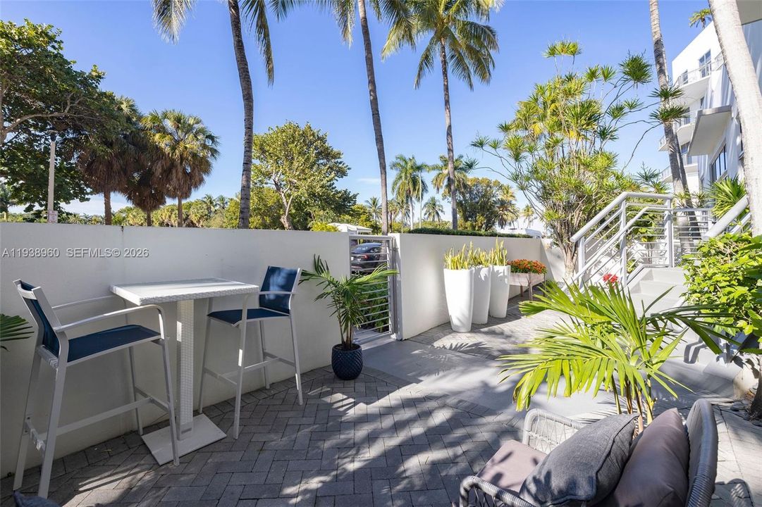 For Rent: $10,500 (3 beds, 2 baths, 1320 Square Feet)