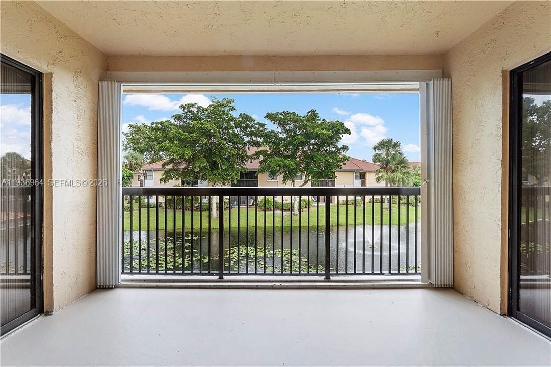 For Rent: $2,350 (2 beds, 2 baths, 1106 Square Feet)