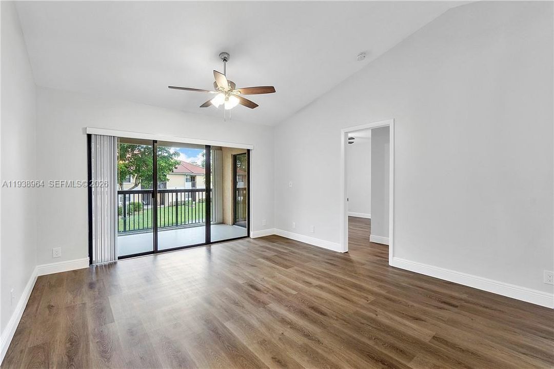 For Rent: $2,350 (2 beds, 2 baths, 1106 Square Feet)