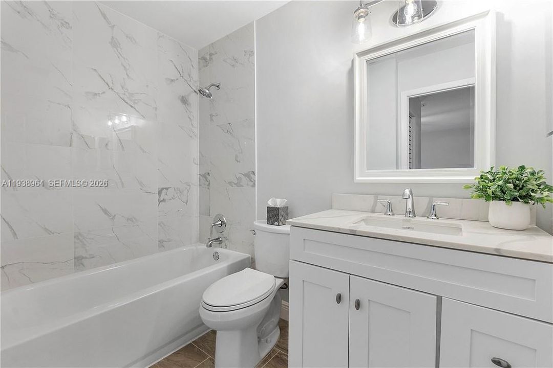 For Rent: $2,350 (2 beds, 2 baths, 1106 Square Feet)