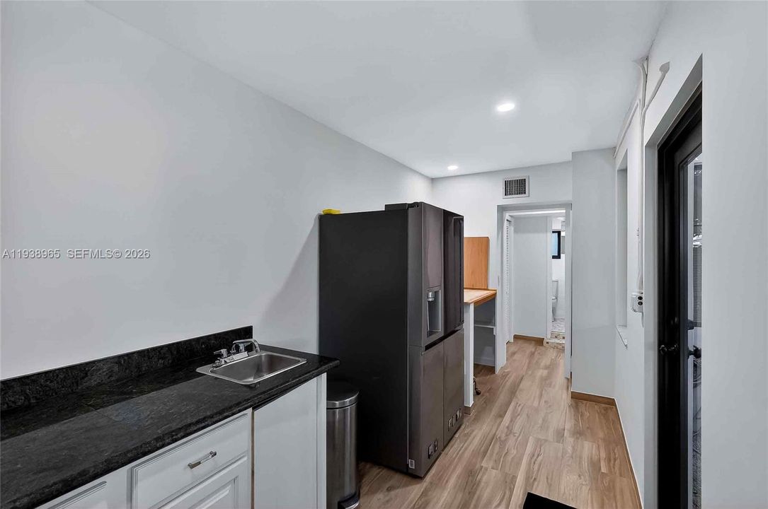 En Venta: $1,799,000 (4 camas, 3 baños, 2300 Pies cuadrados)