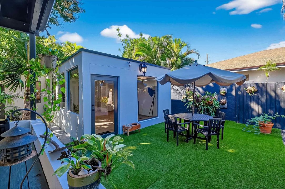 En Venta: $1,799,000 (4 camas, 3 baños, 2300 Pies cuadrados)