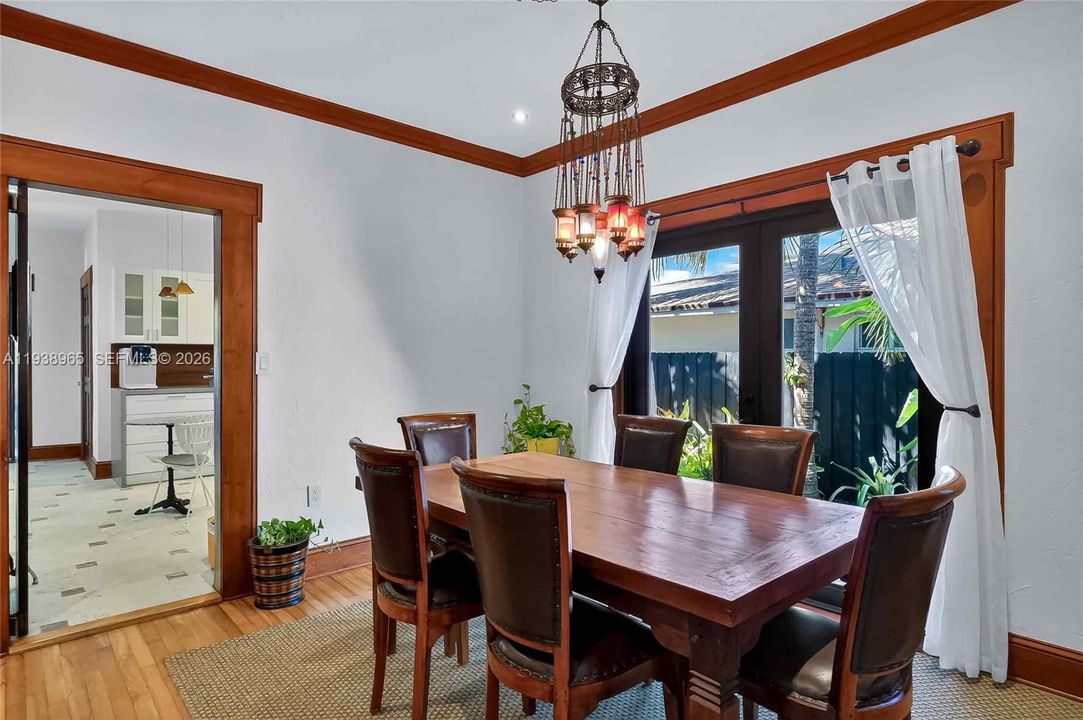 En Venta: $1,799,000 (4 camas, 3 baños, 2300 Pies cuadrados)