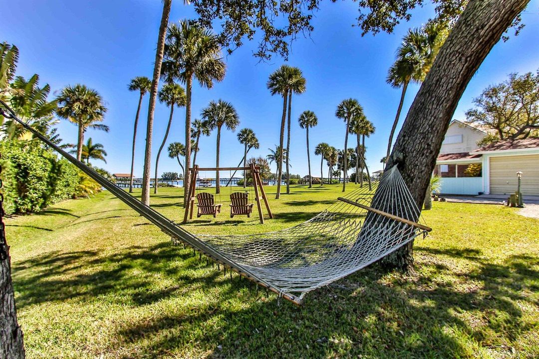 HAMMOCK