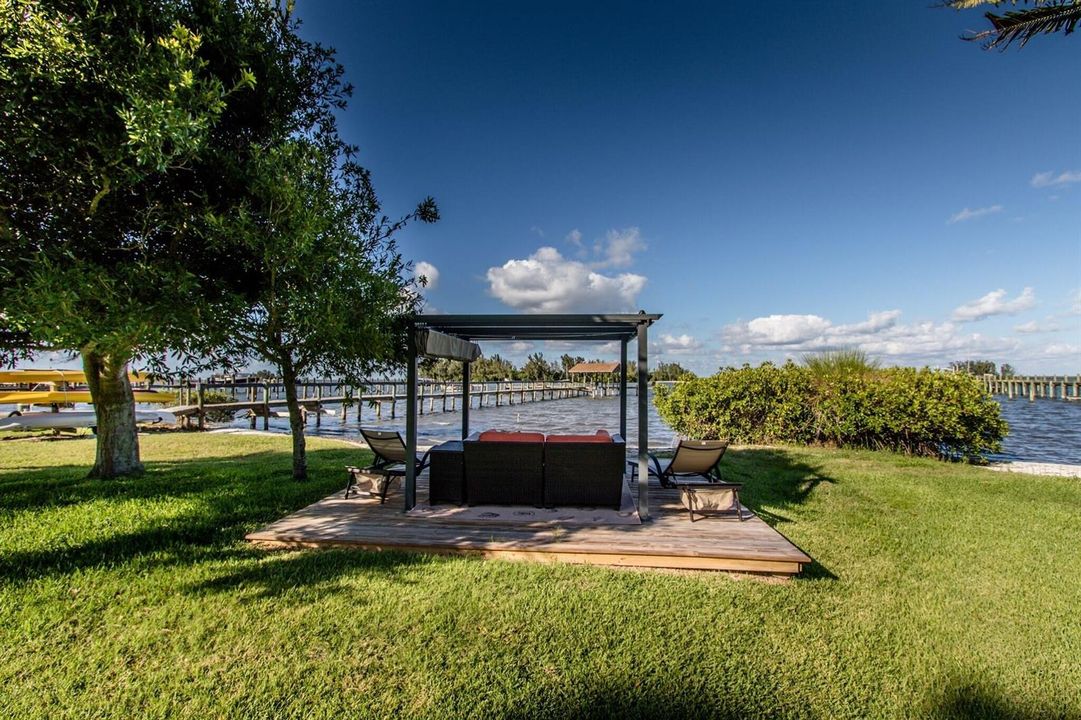 RIVERFRONT CABANA