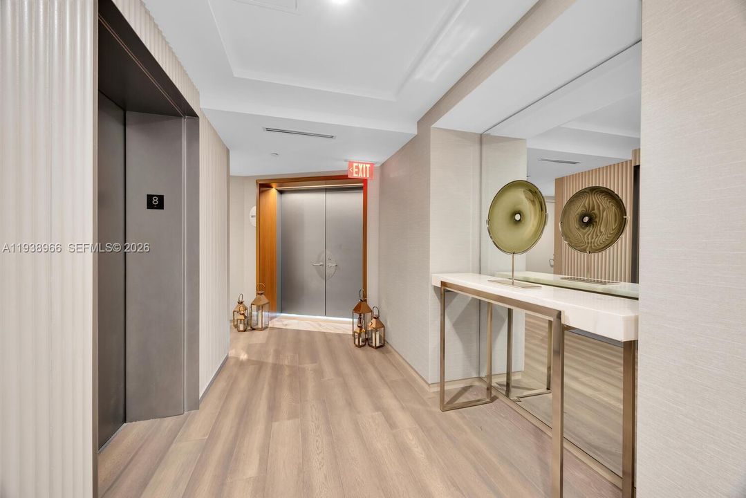 En Venta: $2,199,999 (3 camas, 3 baños, 2600 Pies cuadrados)