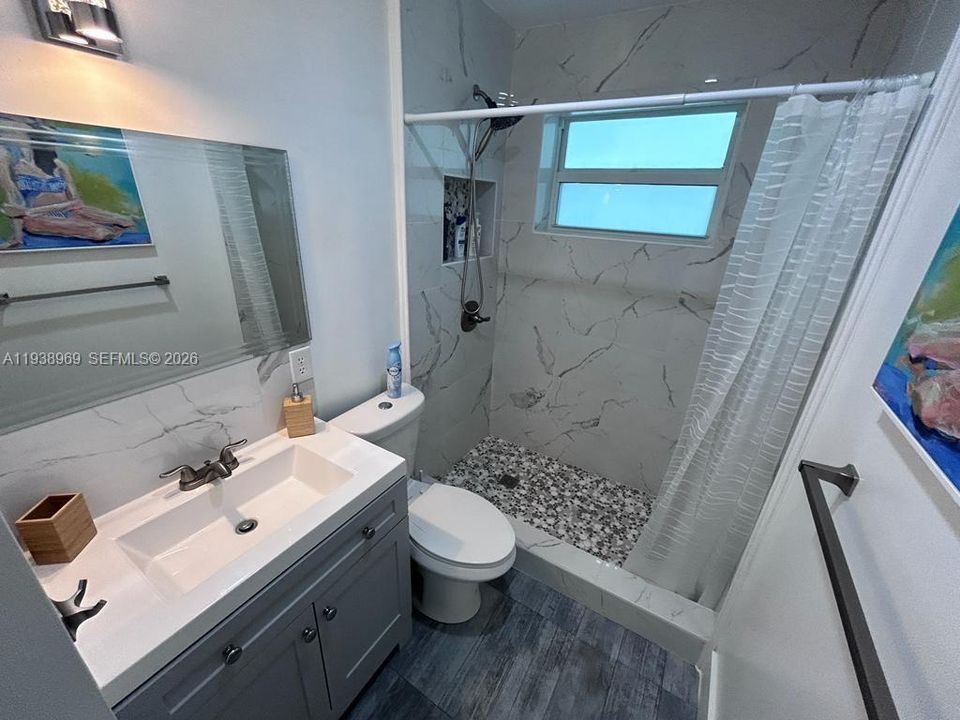 2nd Bathroom