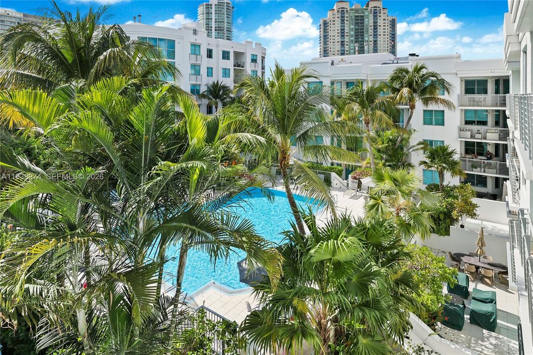 For Sale: $1,170,000 (2 beds, 2 baths, 1247 Square Feet)