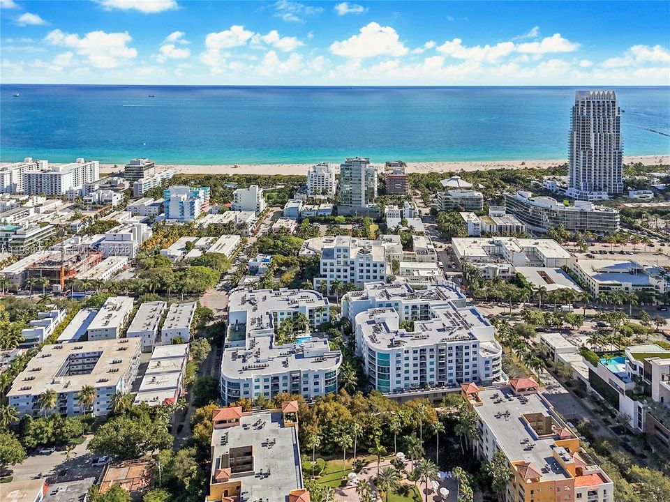 For Sale: $1,170,000 (2 beds, 2 baths, 1247 Square Feet)