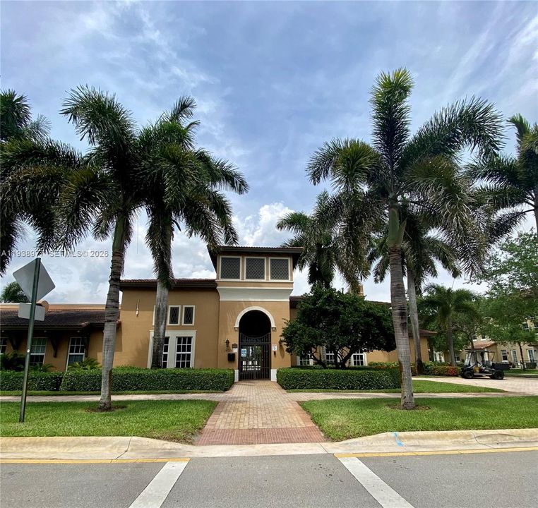 En Renta: $2,550 (2 camas, 2 baños, 1048 Pies cuadrados)