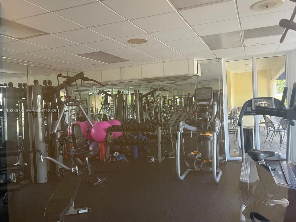 В аренду: $2,500 (1 спален, 1 ванн, 750 Квадратных фут)