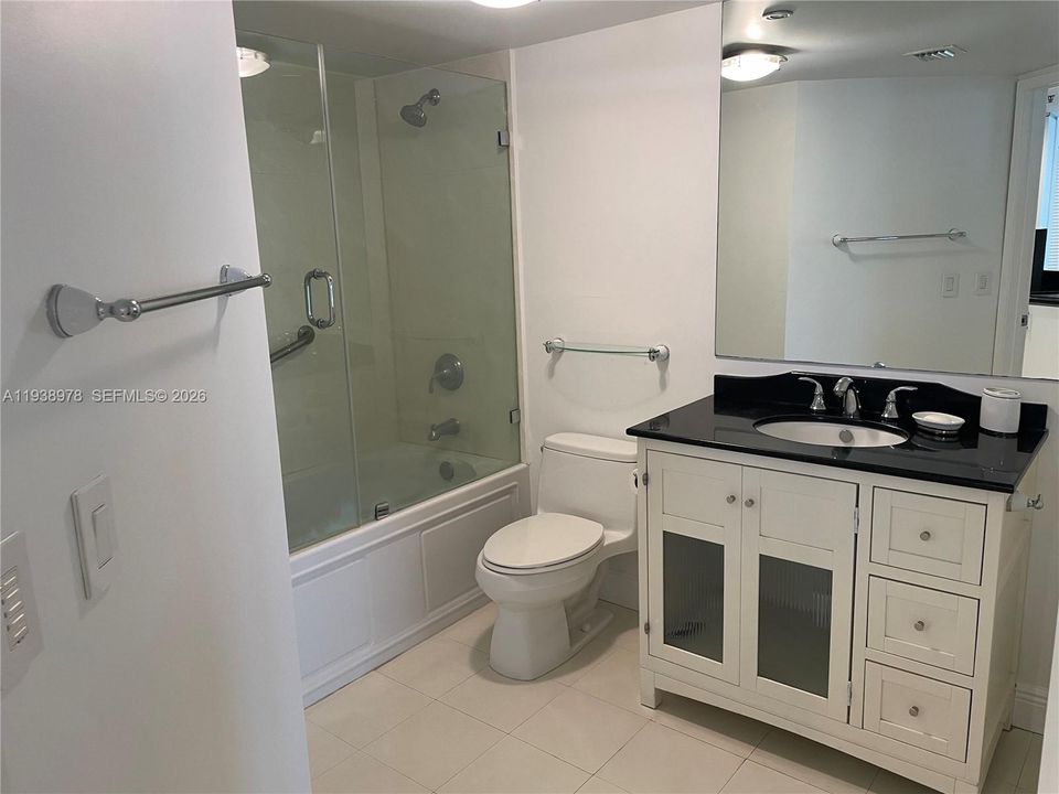 В аренду: $2,500 (1 спален, 1 ванн, 750 Квадратных фут)