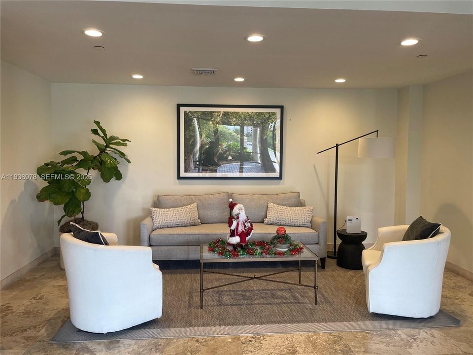 В аренду: $2,500 (1 спален, 1 ванн, 750 Квадратных фут)