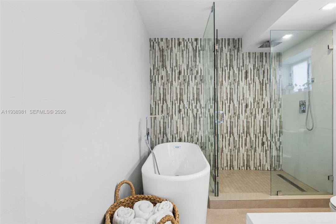 En Renta: $4,900 (2 camas, 2 baños, 1798 Pies cuadrados)