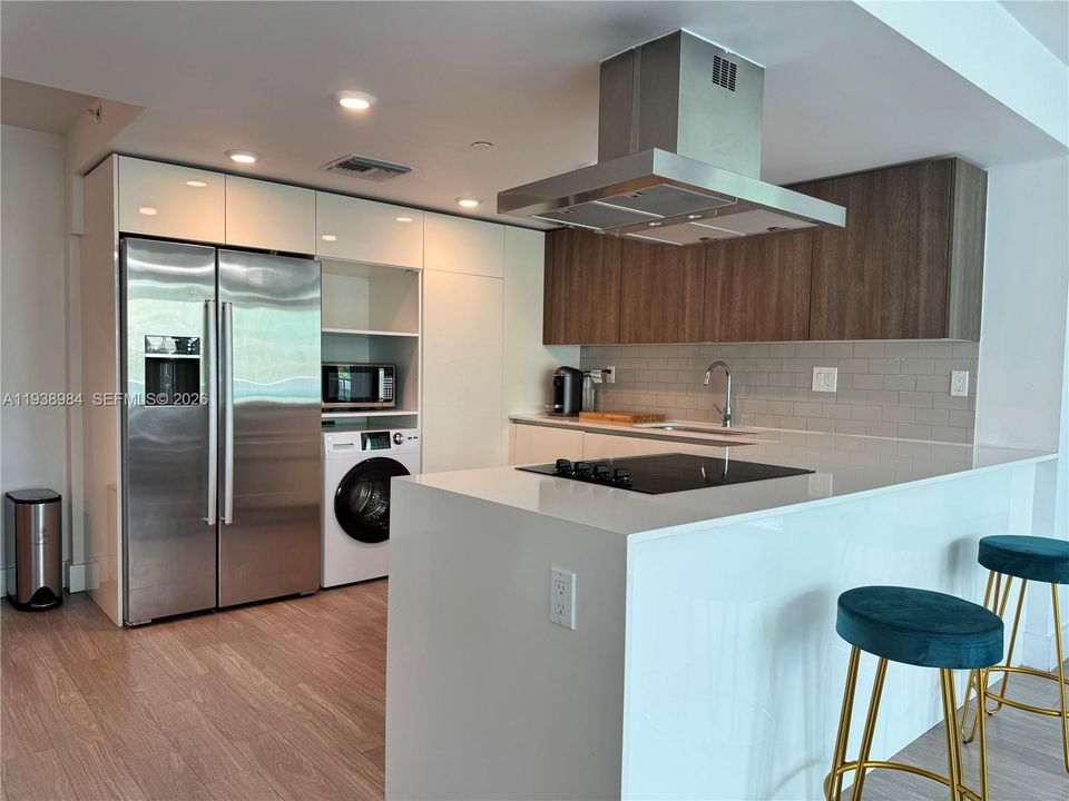 В аренду: $4,100 (2 спален, 2 ванн, 1150 Квадратных фут)