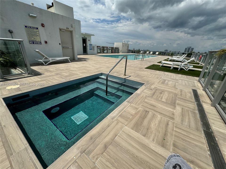 В аренду: $4,100 (2 спален, 2 ванн, 1150 Квадратных фут)