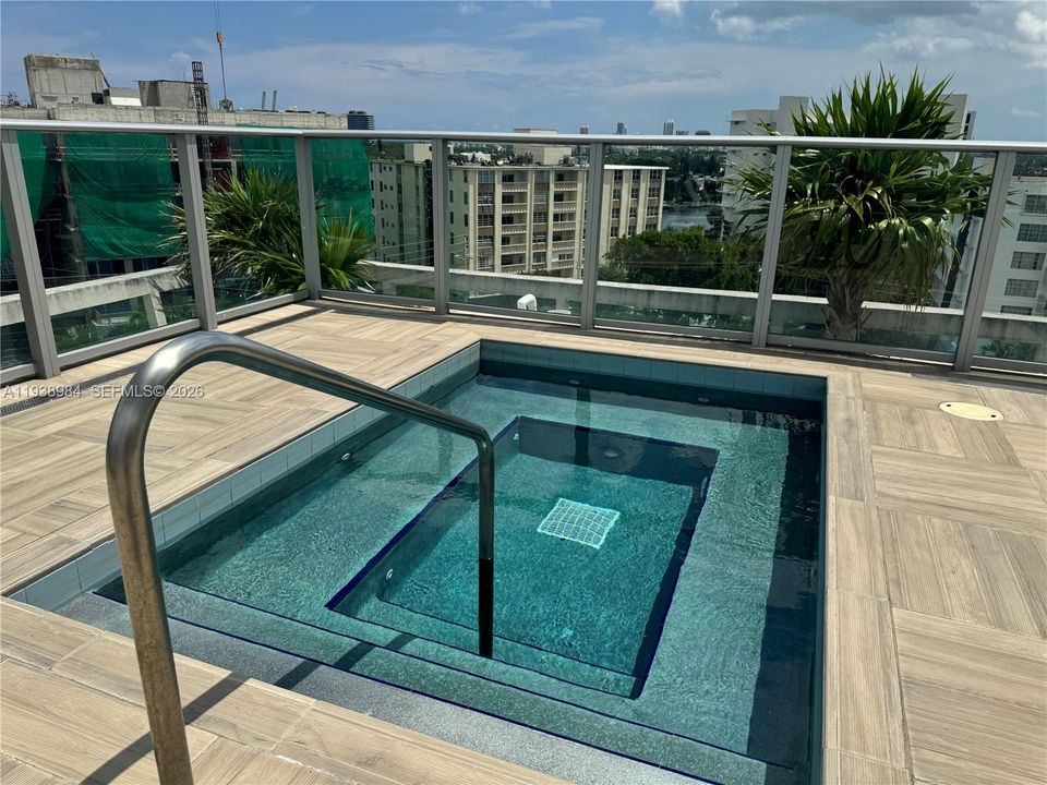 В аренду: $4,100 (2 спален, 2 ванн, 1150 Квадратных фут)