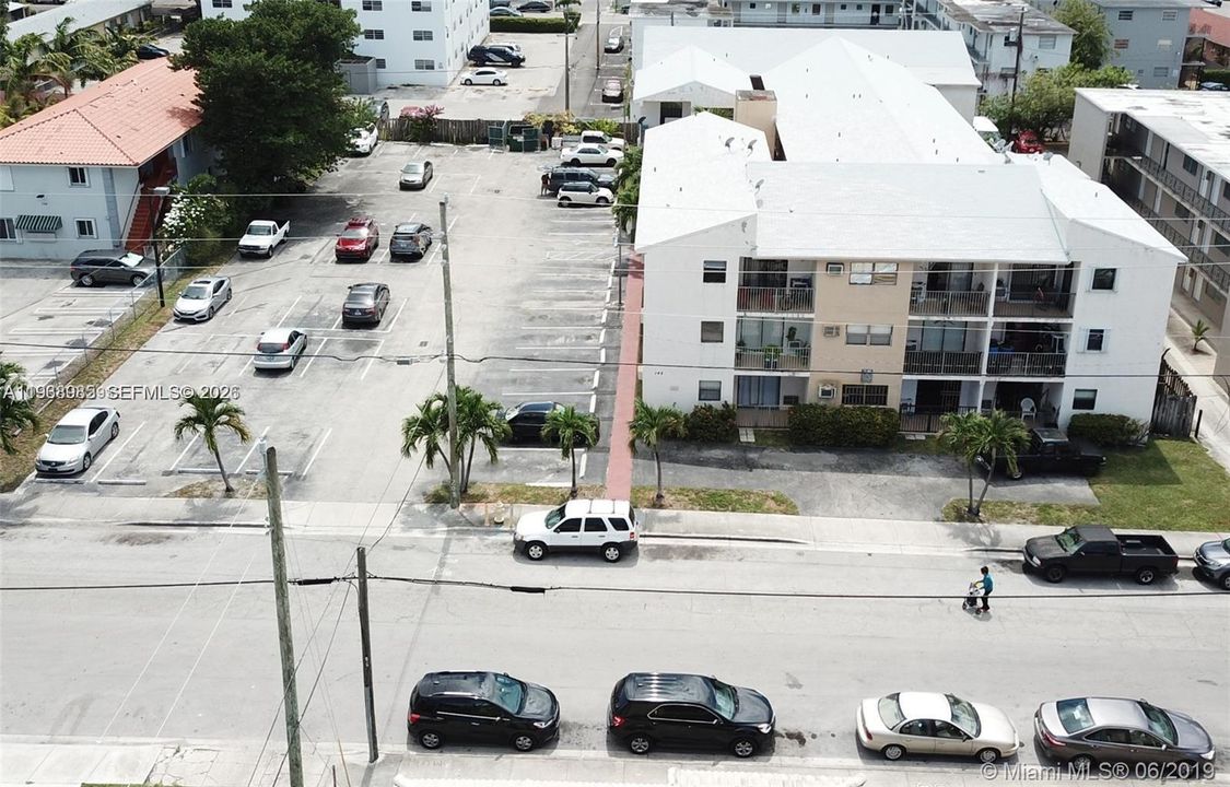 На продажу: $155,000 (1 спален, 1 ванн, 577 Квадратных фут)