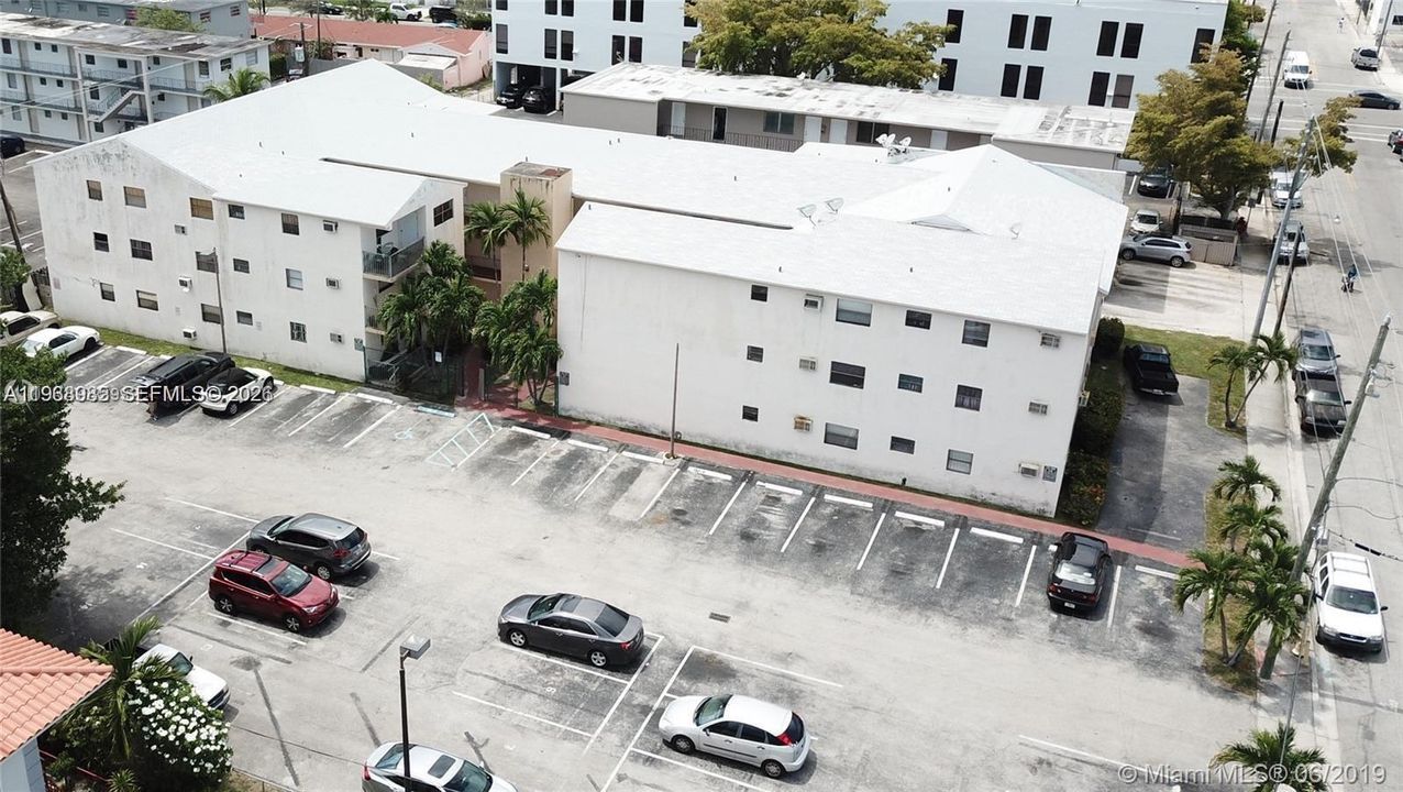 На продажу: $155,000 (1 спален, 1 ванн, 577 Квадратных фут)