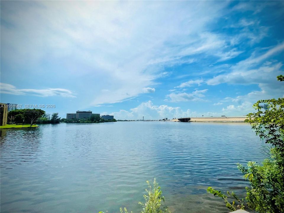 出租: $1,850 (2 贝兹, 2 浴室, 793 平方英尺)