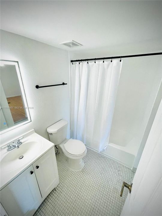 出租: $1,850 (2 贝兹, 2 浴室, 793 平方英尺)