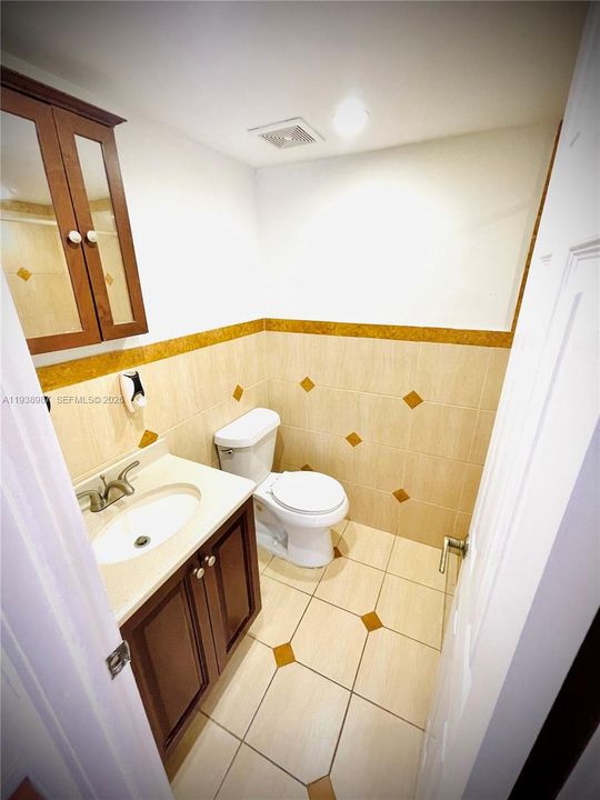 出租: $1,850 (2 贝兹, 2 浴室, 793 平方英尺)