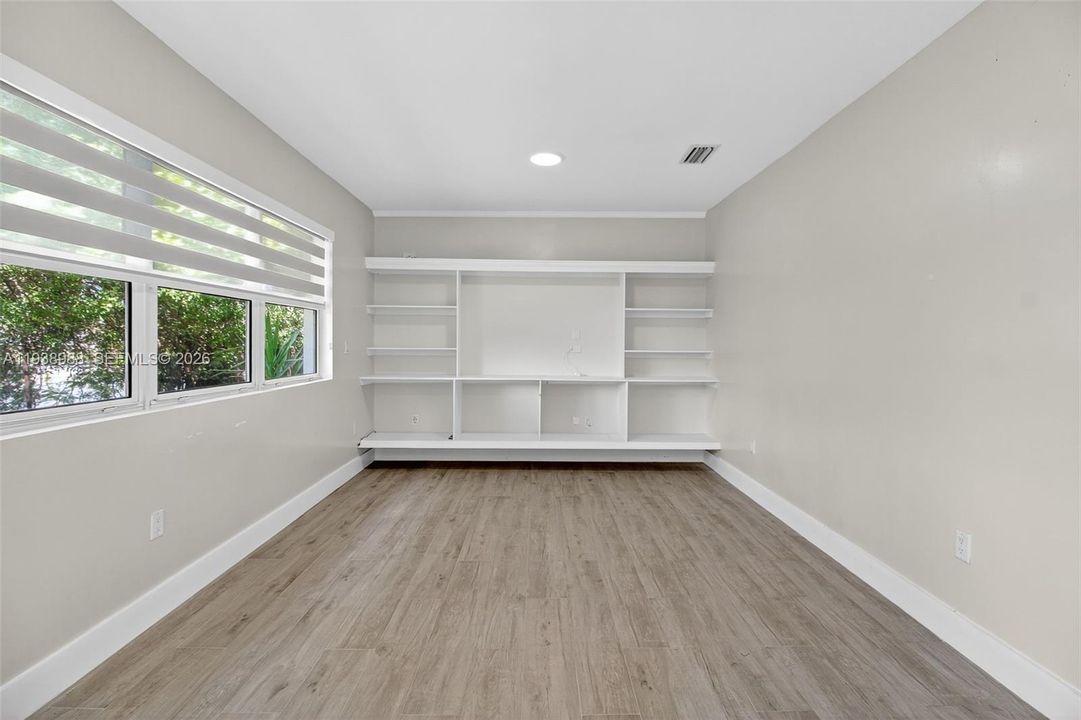 В аренду: $6,900 (4 спален, 3 ванн, 2412 Квадратных фут)