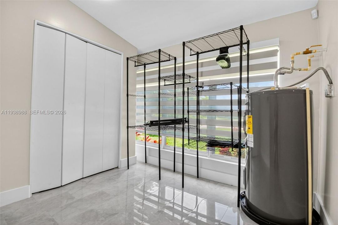 В аренду: $6,900 (4 спален, 3 ванн, 2412 Квадратных фут)